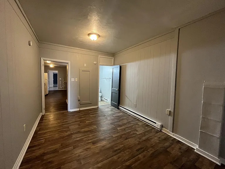 51 S Queen St #1 — Photo 8