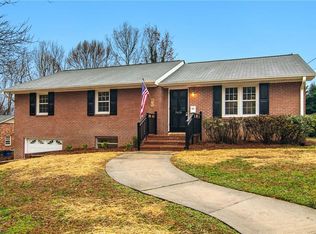 3418 Kinnamon Rd, Winston Salem, NC 27104