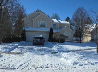 8513 Parkridge Dr, Dexter, MI 48130