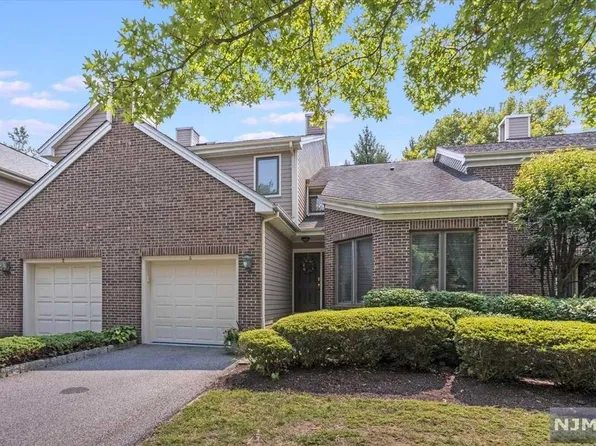 6 Tiffany Ct, Montville, NJ 07045
