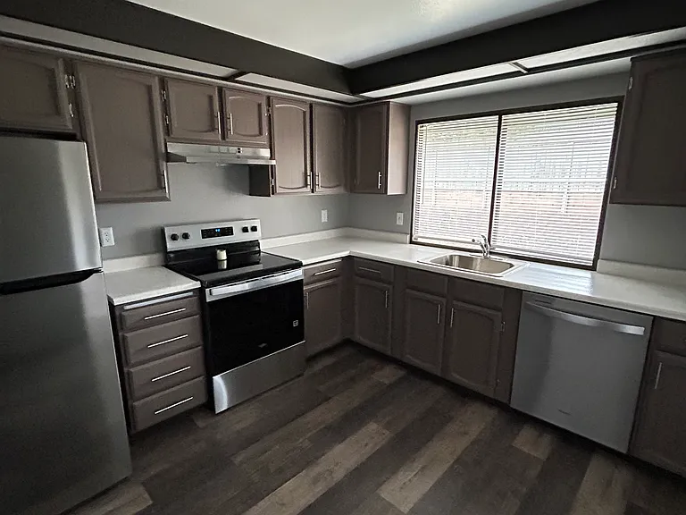 6403 NW Cherry St — Photo 9