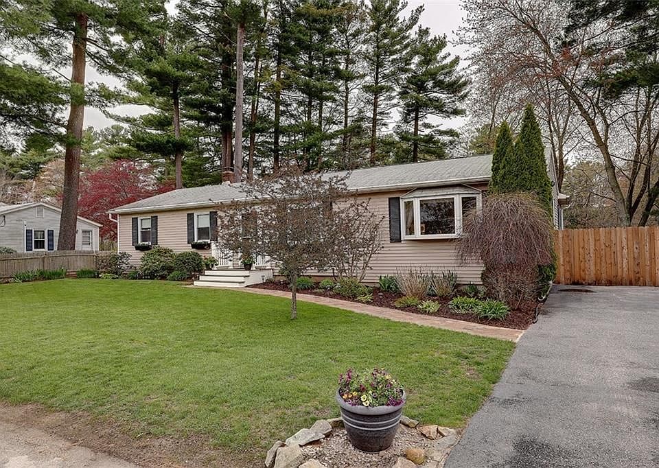 1st image of 8 N Glen Dr