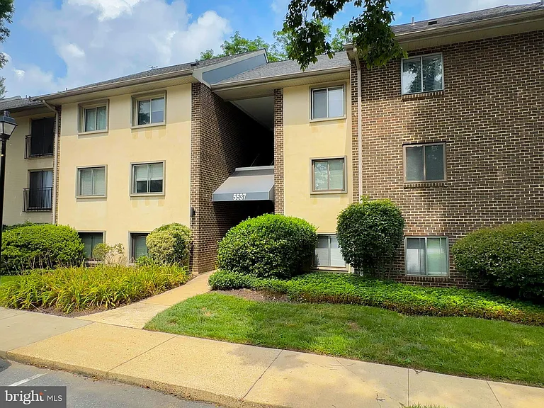 5537 Green Mountain Cir #4 — Photo 4