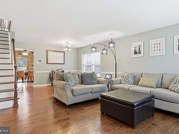 3rd image of 188 Wildflower Cir