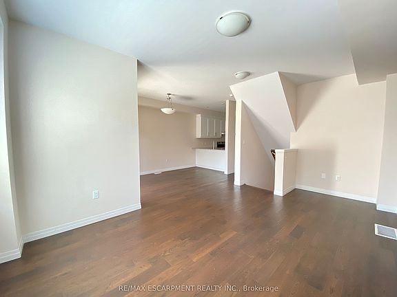 3rd image of 4 Workman Ln
