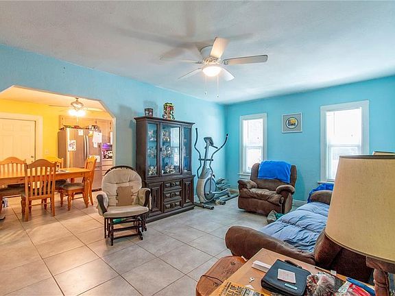 5th image of 112 Highland Ave