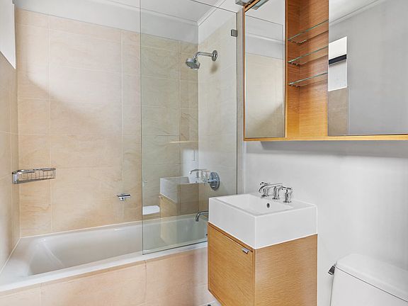 5th image of 130 Jackson St APT 1B