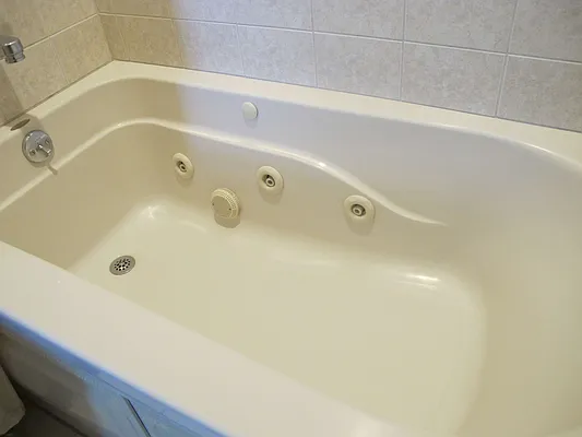 Rented by Picture Realty Inc. | media 15