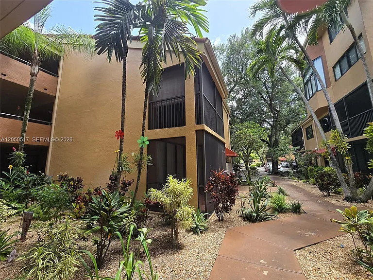 15545 Miami Lakeway N #211 — Photo 2