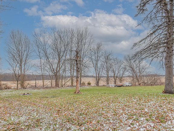 3rd image of 854 Braucker Rd