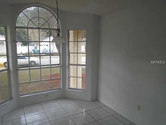 2nd image of 533 Winding Oak Ln