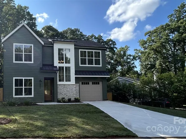 802 Ambassador St, Charlotte, NC 28208