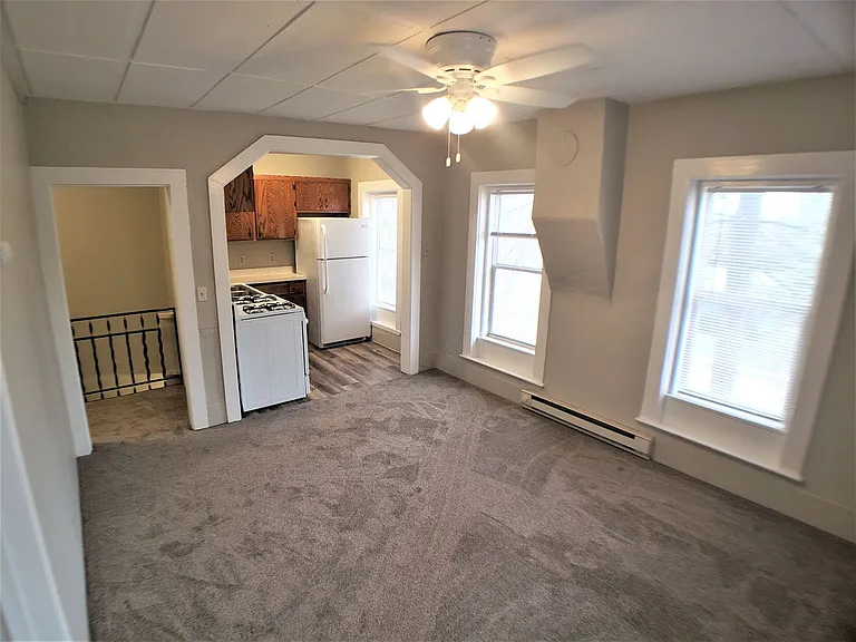 603 1st St SW #4 — Photo 3
