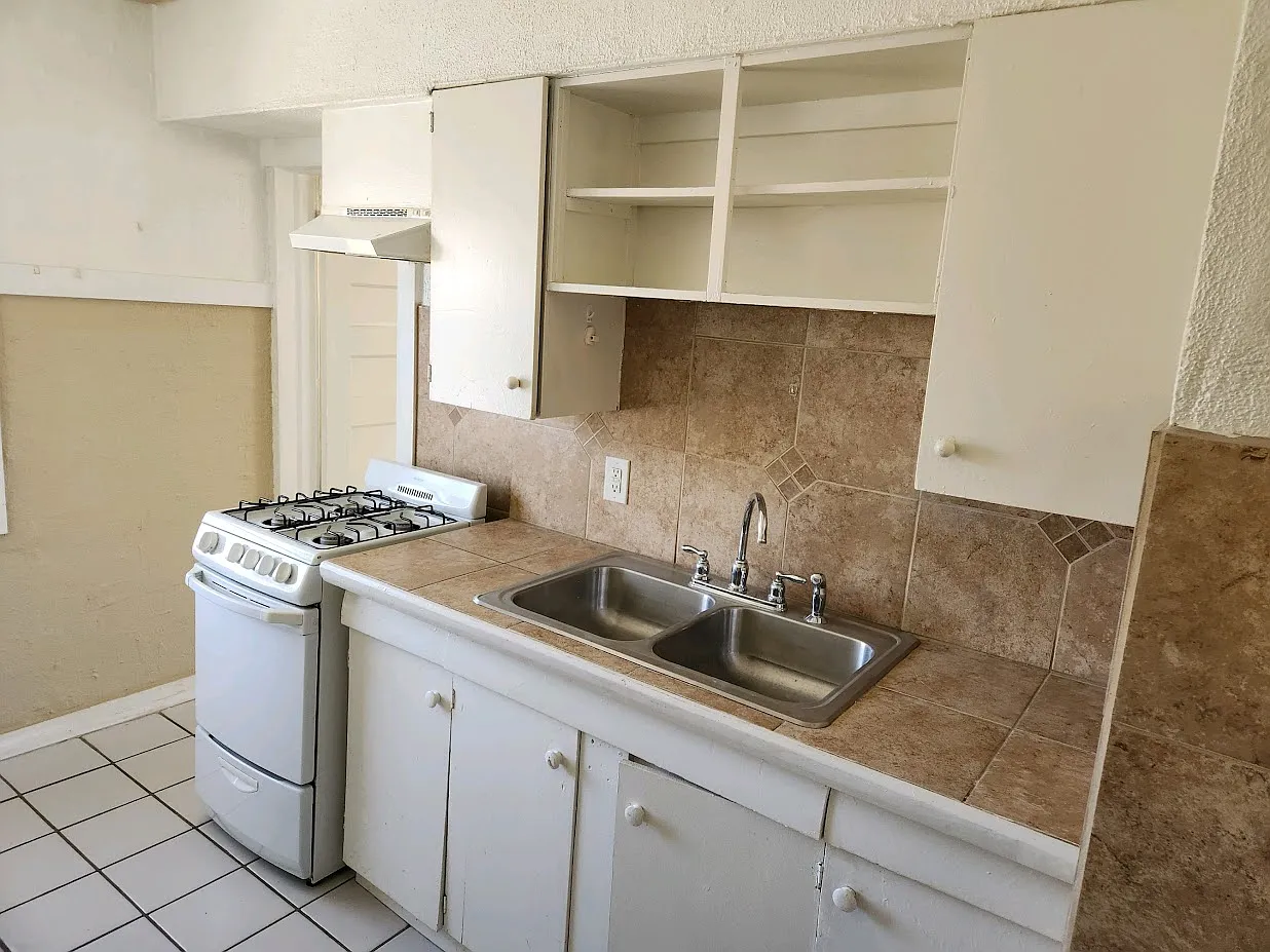 1 bed, 650 sqft, $900 — Photo 3