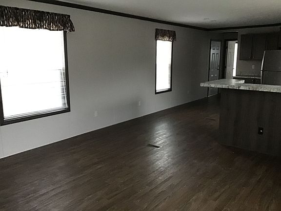 5th image of 135 Brookside Mnr #135