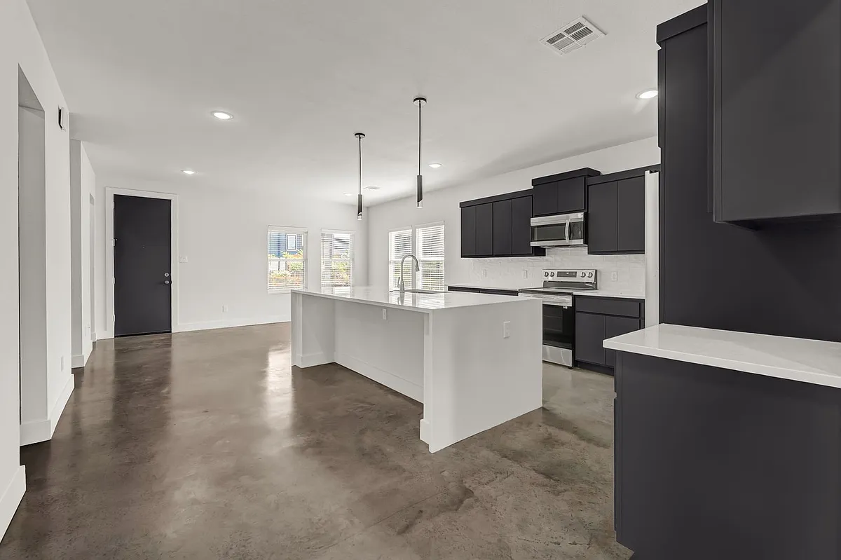 Building Photo - 3006 Alpha Wolf Ct