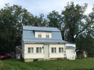 26 Bridge St, Houlton, ME 04730