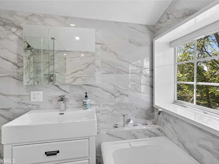 5929 Weaver Ln — Photo 14