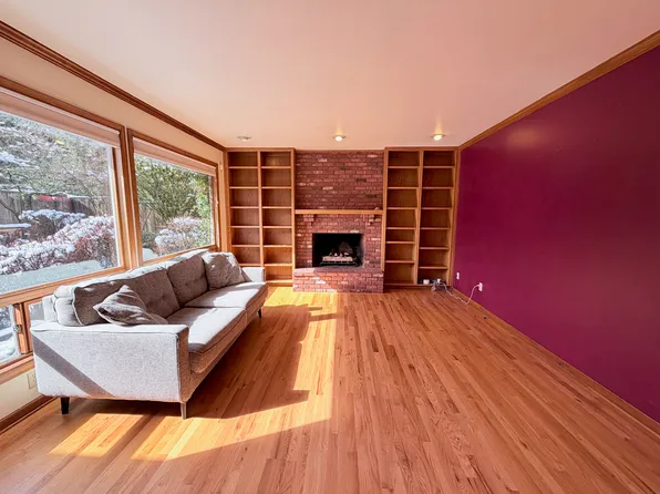 12637 NE 68th Pl, Kirkland, WA 98033