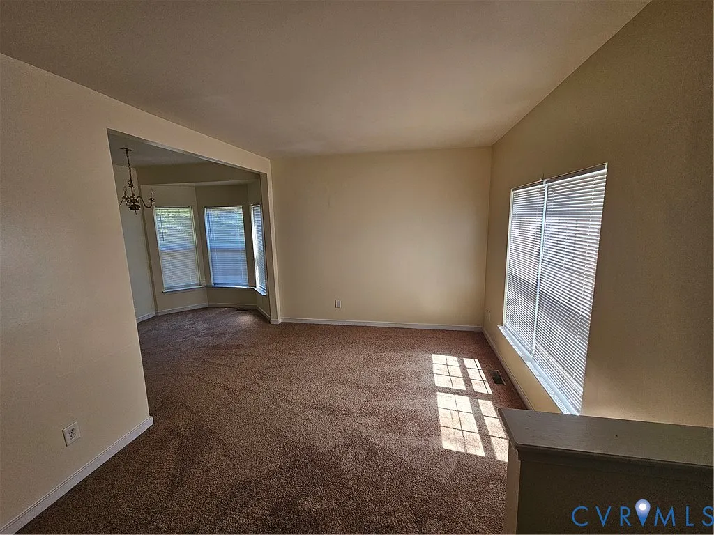 3 bed, 3.5 bath, 2172 sqft, $2,100 — Photo 2