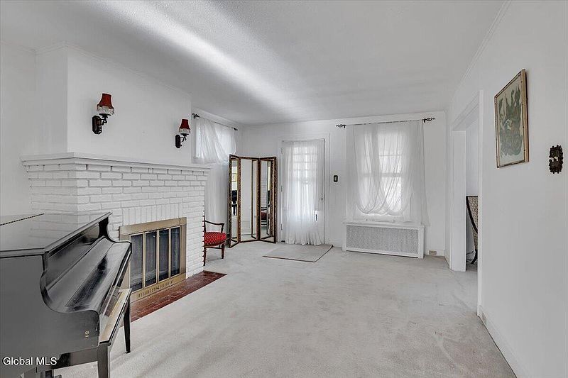 3rd image of 1028 Maryland Avenue