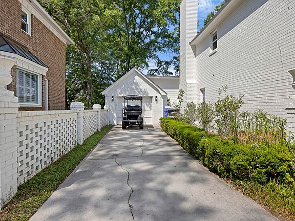 2nd image of 991 Governors Rd