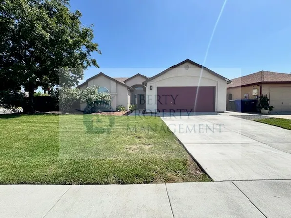 1177 Hartley Dr, Hanford, CA 93230