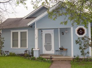 918 N Rockwall Ave, Terrell, TX 75160