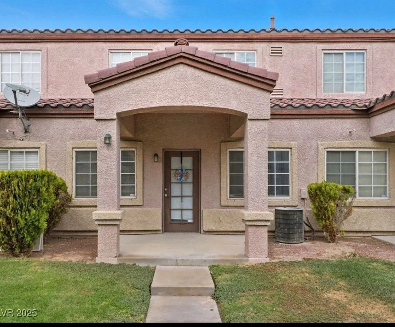 Charming 2BR Condo in Las Vegas — Photo 1
