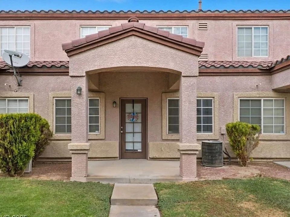 2621 Adelante Ave #104