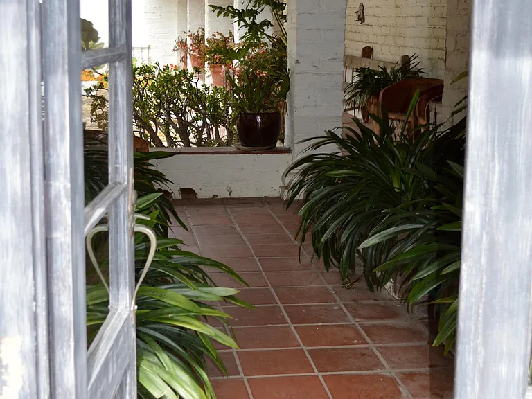 Entrance to inner courtyard