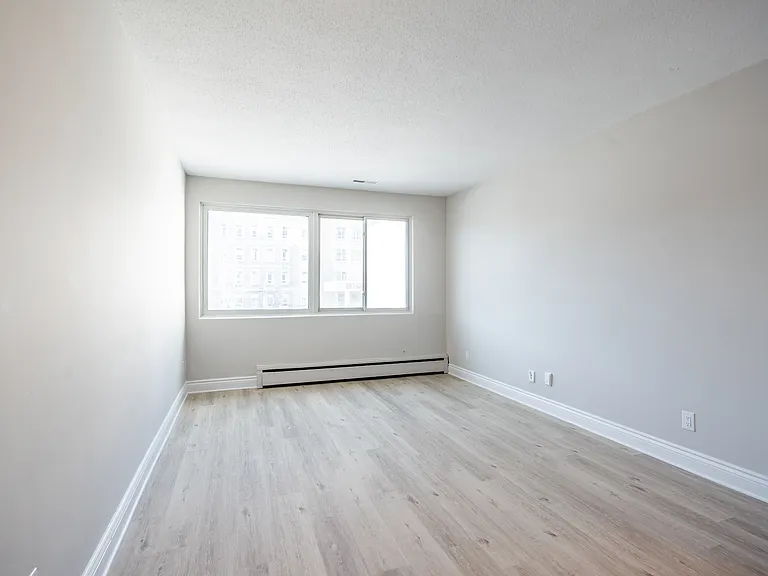 200 Bronson Ave — Photo 55
