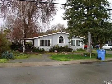 620 2nd St photo 1