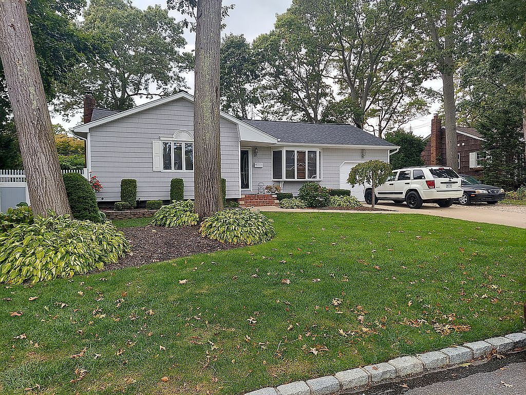 118 Seville Blvd, Sayville, NY 11782 Zillow