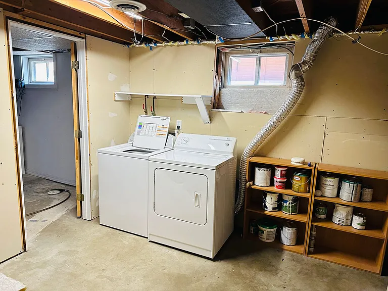 2038 Lewis Ave — Photo 28