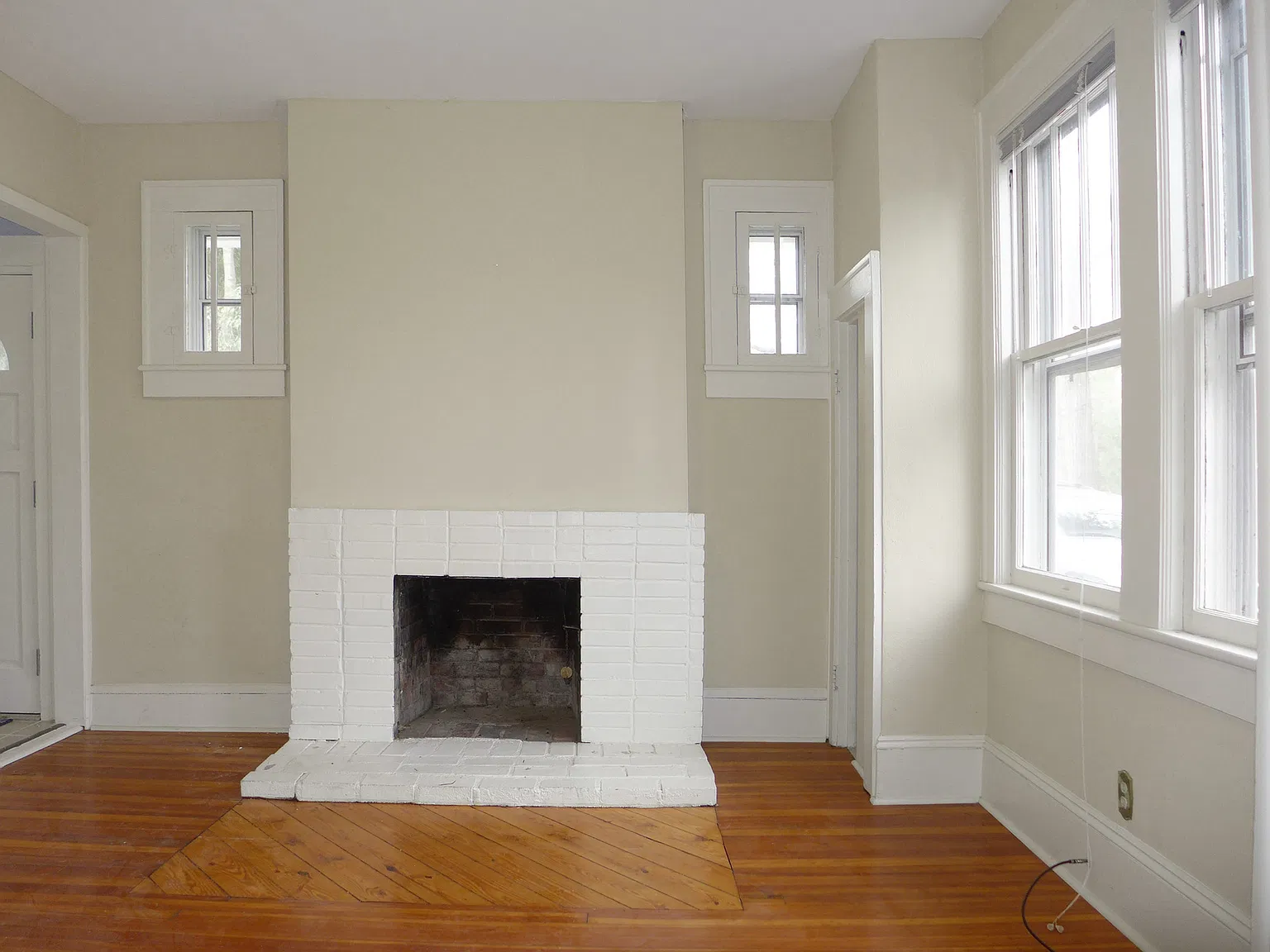 4 bed, 1.5 bath, 1068 sqft, $3,550 — Photo 2