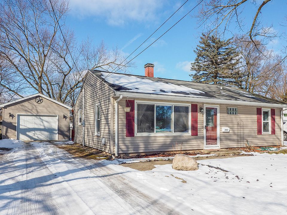 1st image of 2922 Emerald Dr