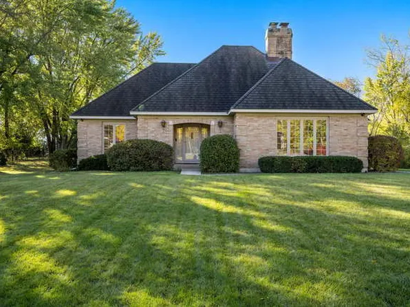 36W787 Red Haw Ln, Saint Charles, IL 60174