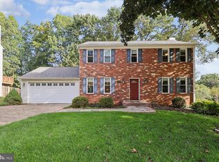 9352 Chestnut Knolls Dr, Fairfax, VA 22032