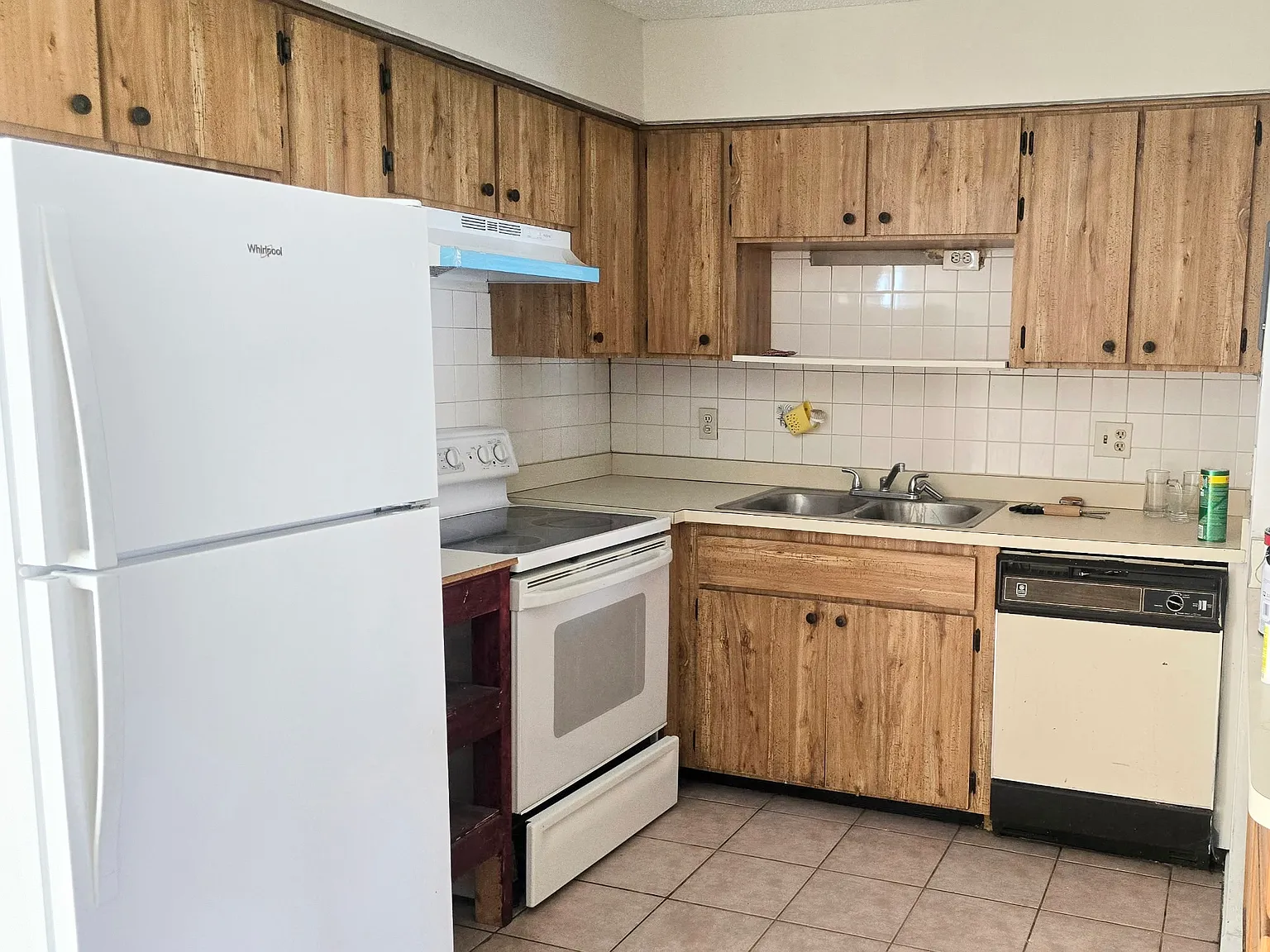 2 bed, 1.5 bath, $1,200 — Photo 2