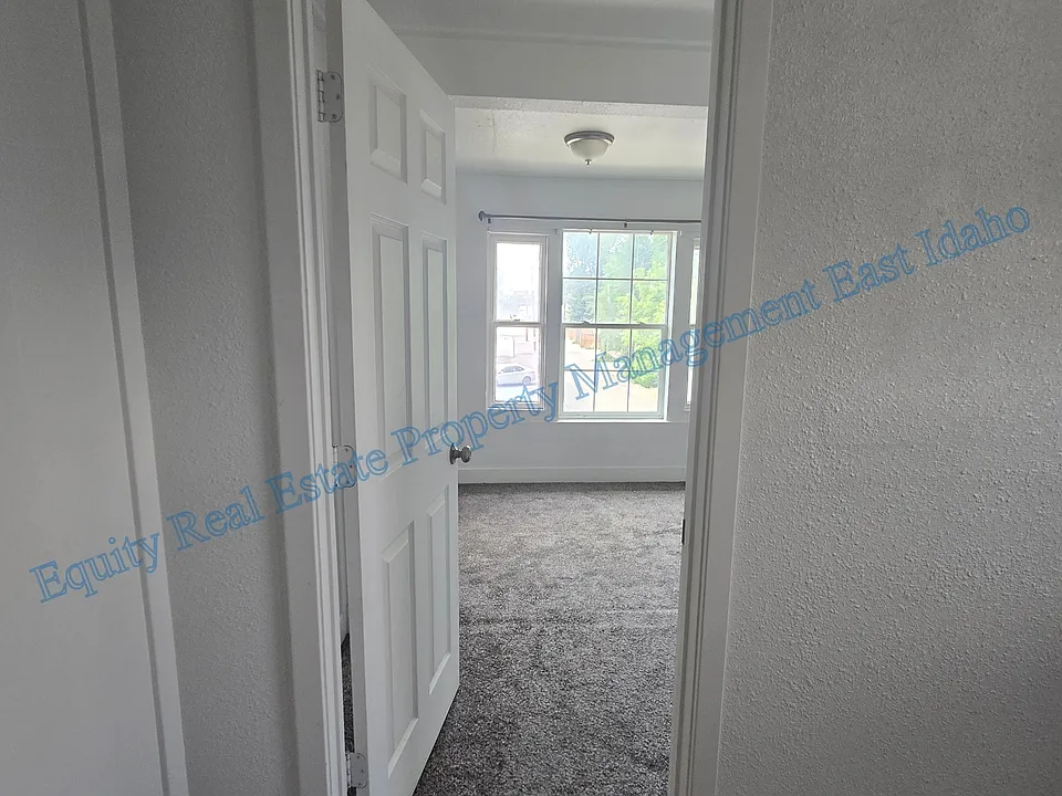 815 E Clark St