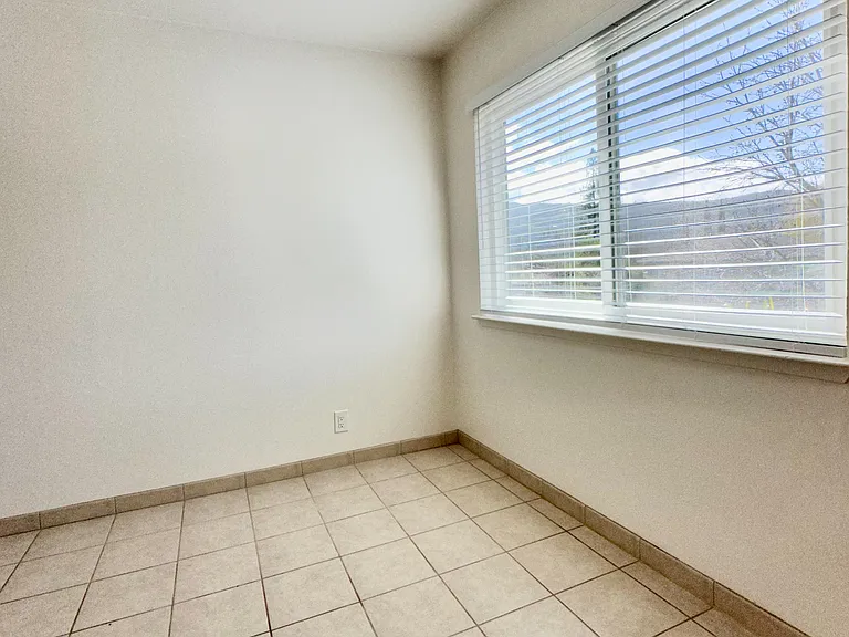 115 Towne Terrace — Photo 17