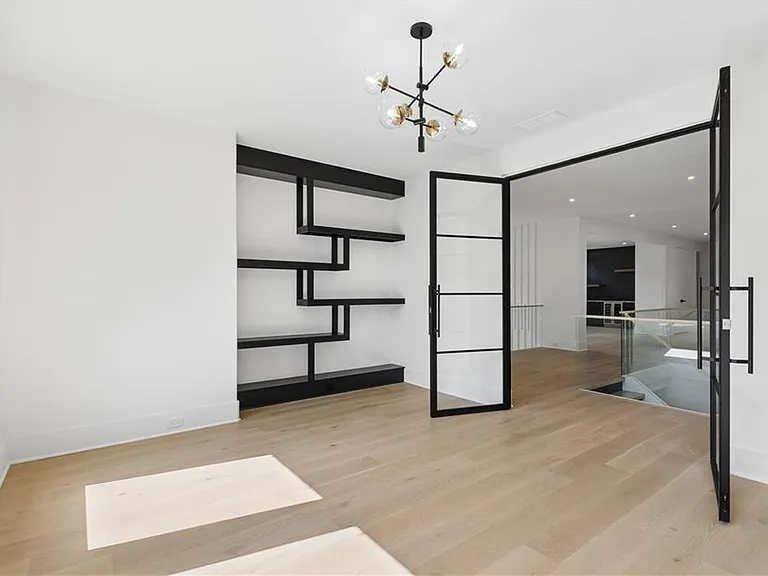 1000 Clementstone Northeast Dr — Photo 27