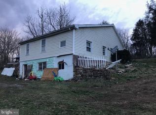 1243 Nestle Quarry Rd, Falling Waters, WV 25419