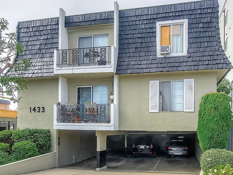 1433 Armacost Ave #7 — Photo 12