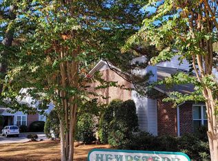 1048 Hempstede Dr, Zebulon, NC 27597