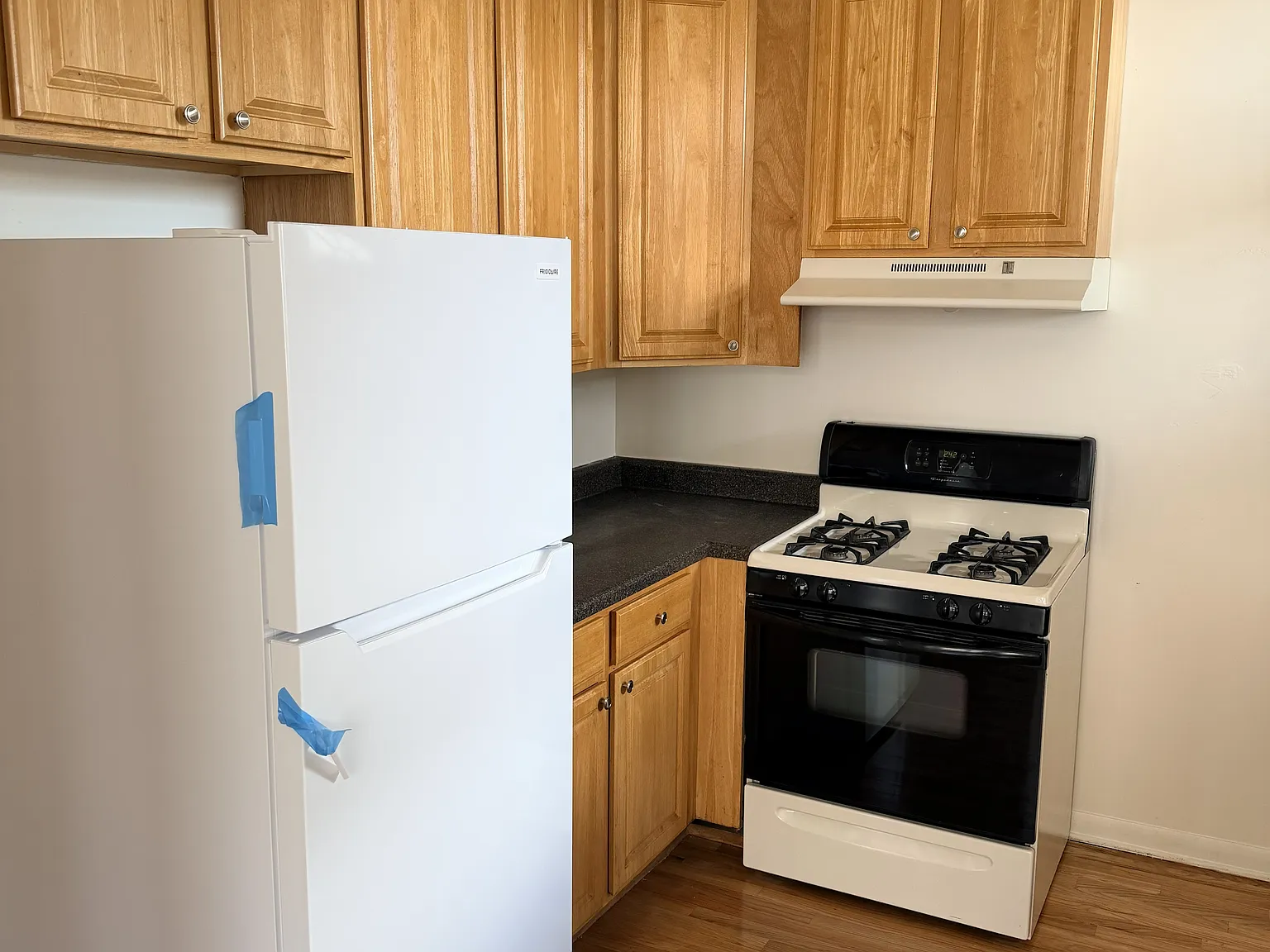 3 bed, 900 sqft, $1,850 — Photo 4