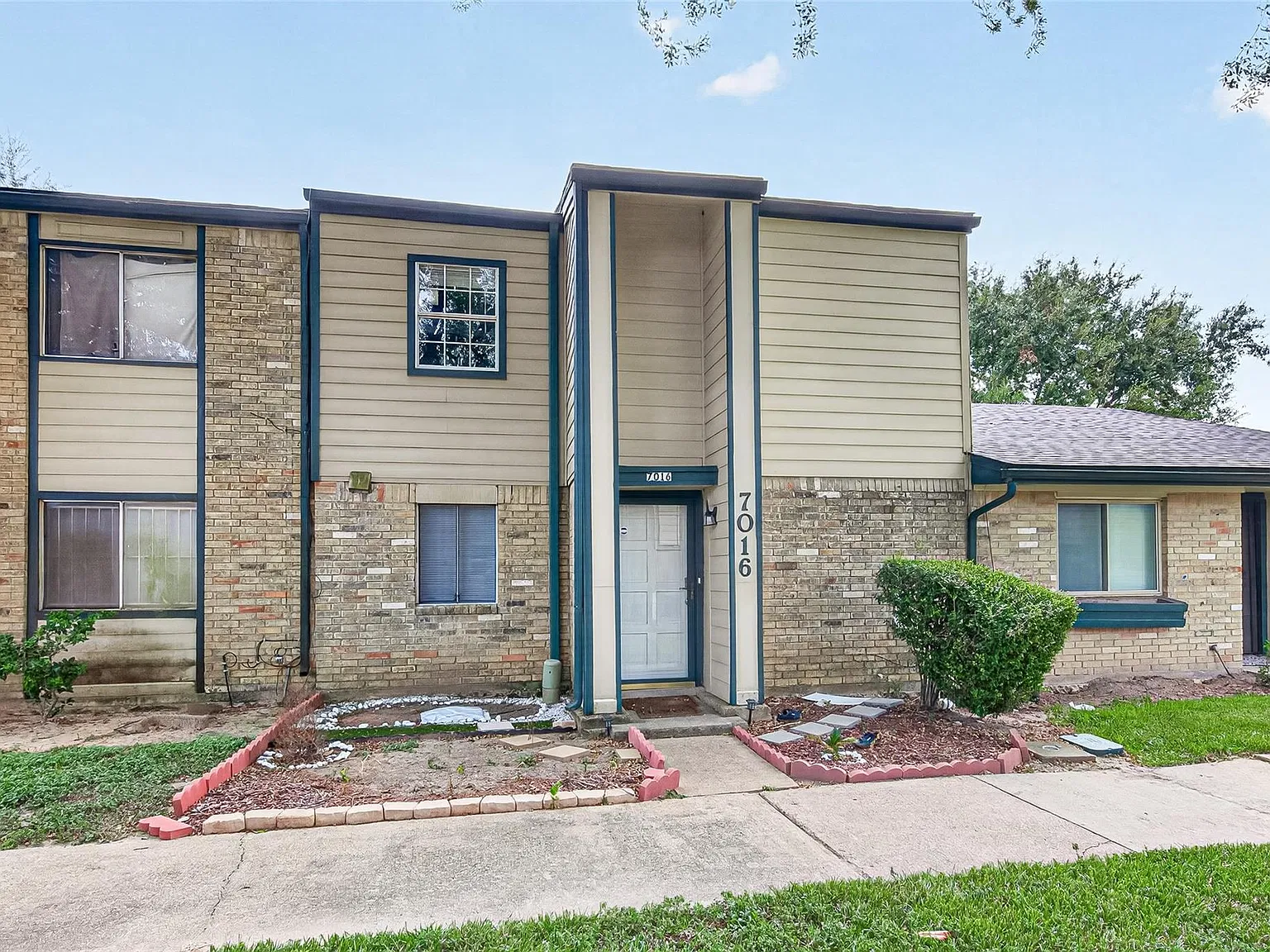 2 bed, 1.5 bath, 1384 sqft, $1,800 — Photo 4