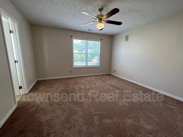 3031 Kingfisher Dr — Photo 9