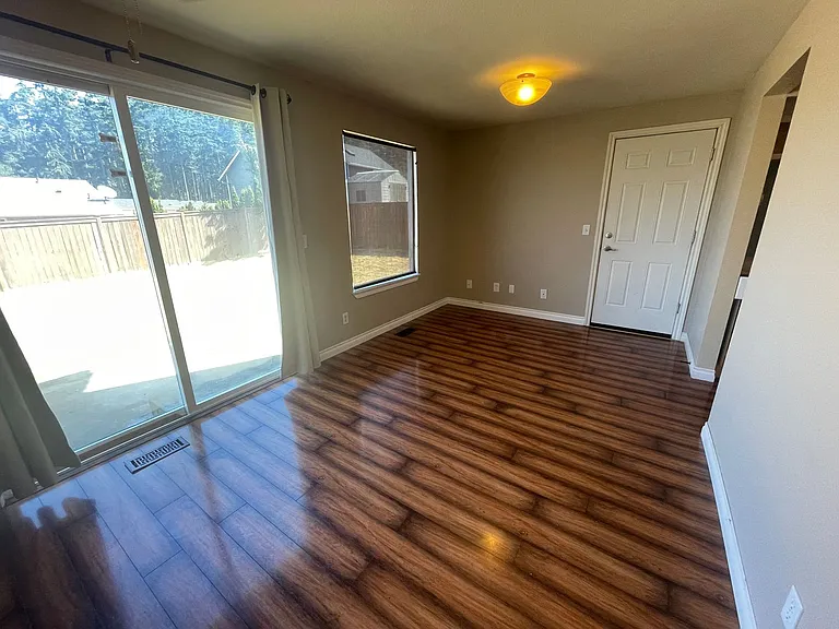 1538 NW 8th Ave — Photo 15